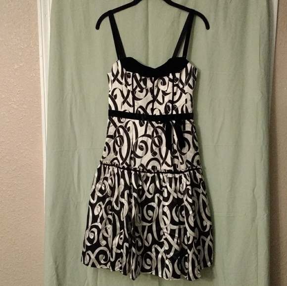 Nanette Lepore Dresses & Skirts - Nanette Lepore black and white dress