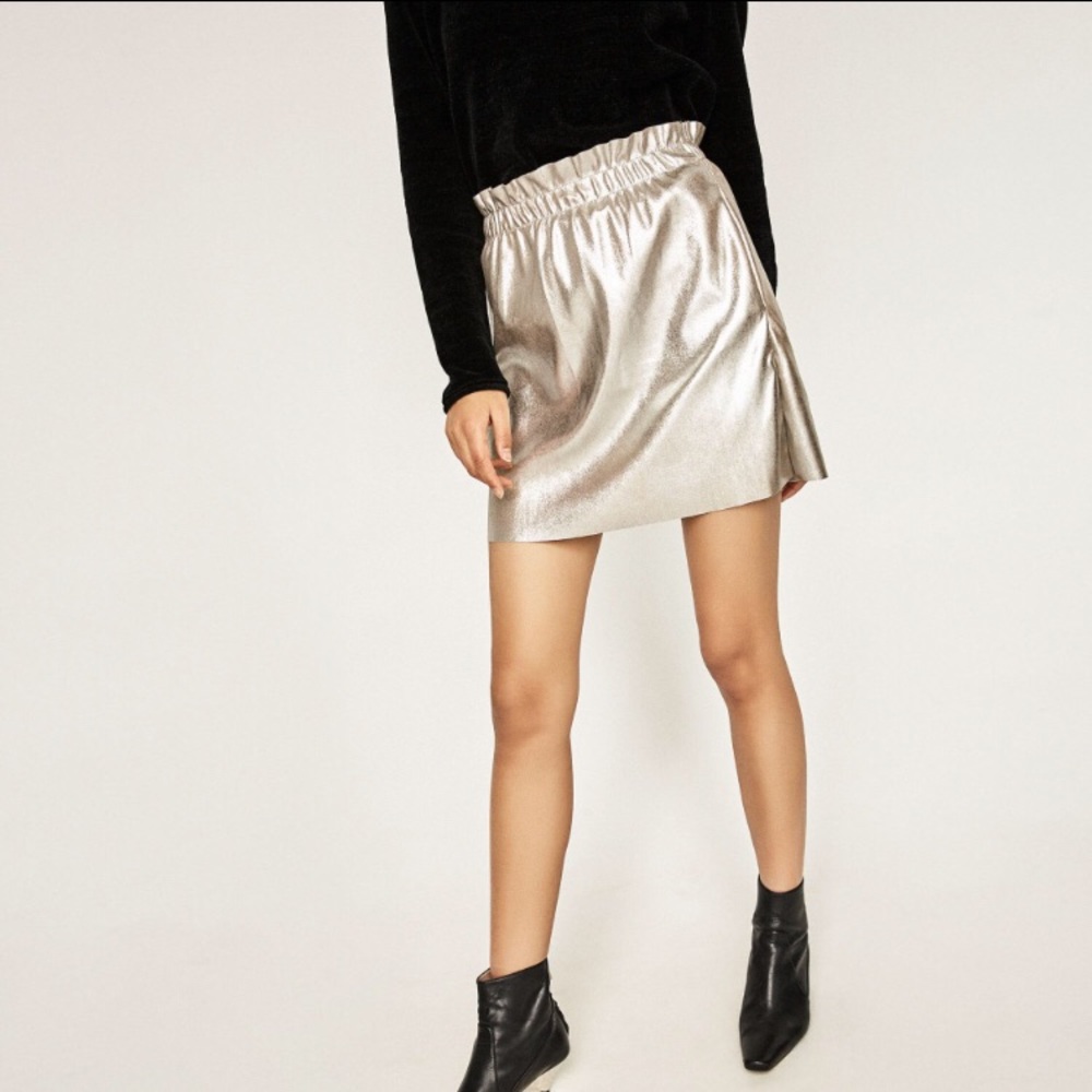 Zara silver faux leather skirt