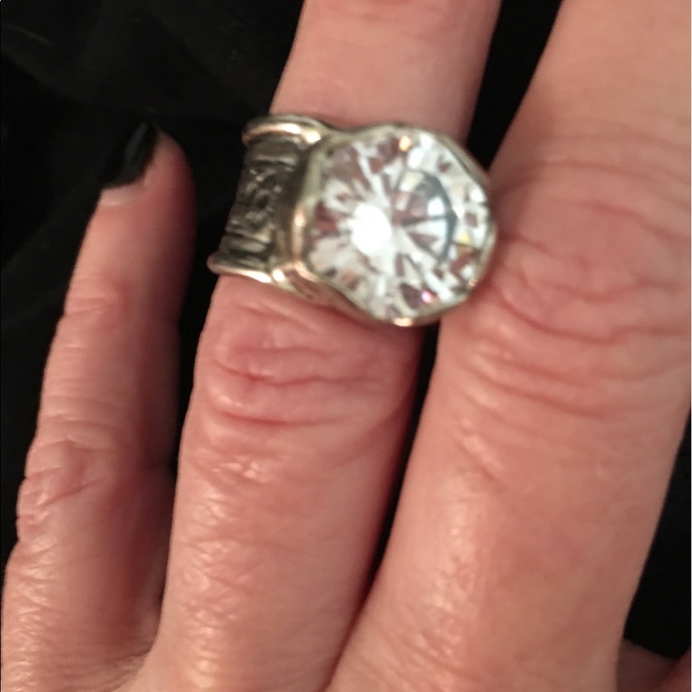 Beautiful Silpada " Queen for a day ring" 💗