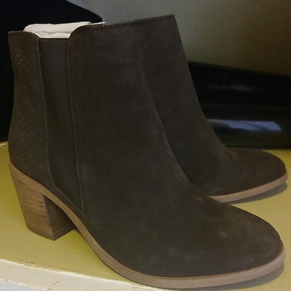NWOT Rebels Boots