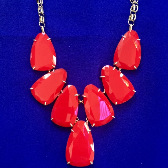 Kendra Scott Bright Red Harlow - Picture 4 of 4