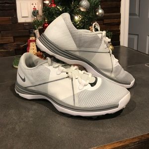 Women's Nike golf shoes ⛳️⛳️