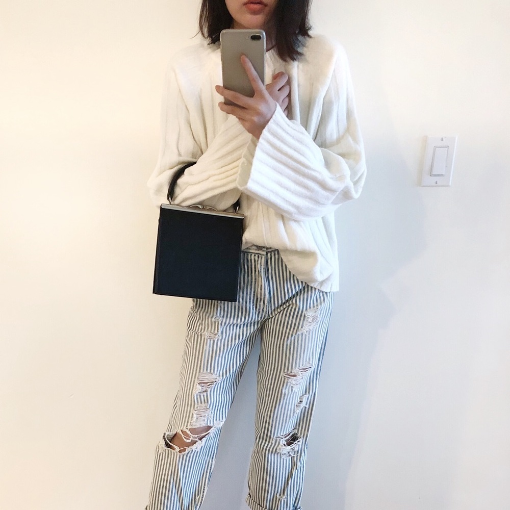 LAST ONE White round neck oversized sweater - Picture 6 of 7