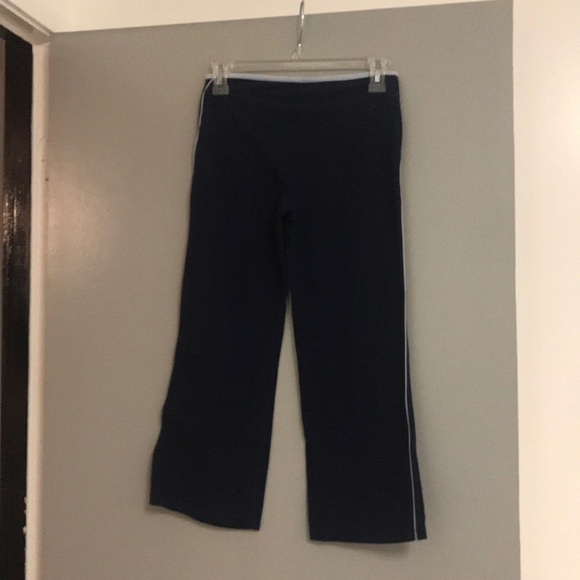 Small Marika  Capri - Picture 3 of 3