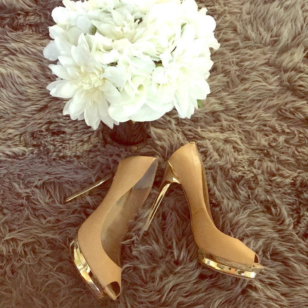 Bcbg peep toe pumps