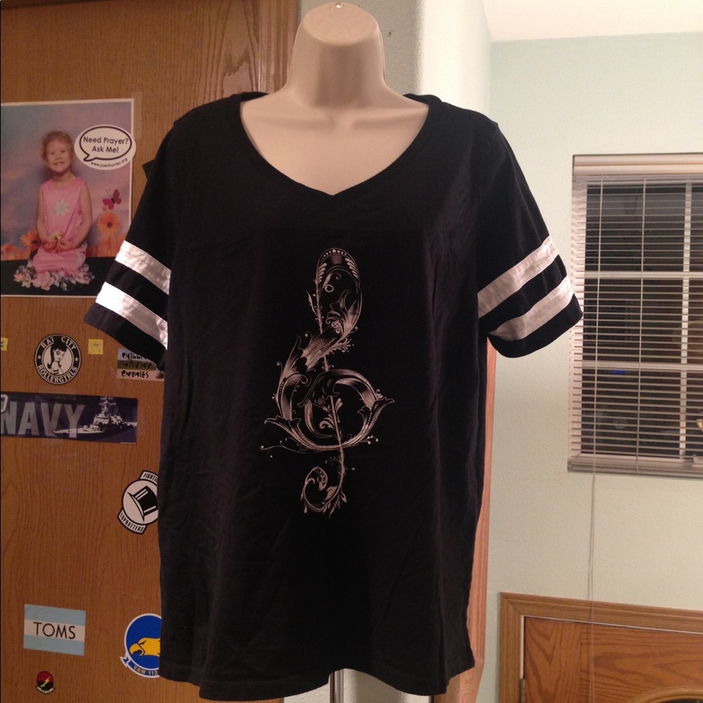 Torrid music clef t shirt