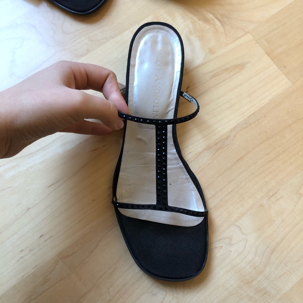 Black elegant sandals