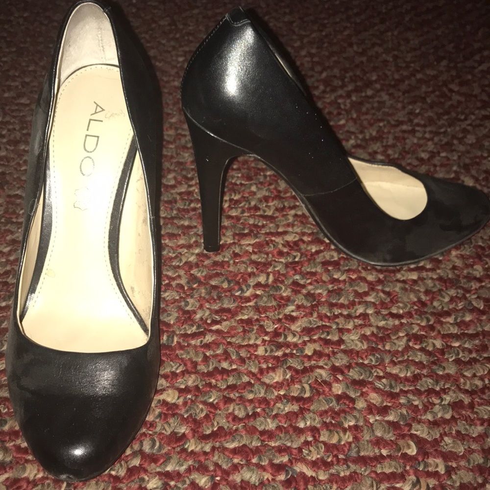 ❄️EVERYTHING must go by 01/31  Aldo Black Pumps