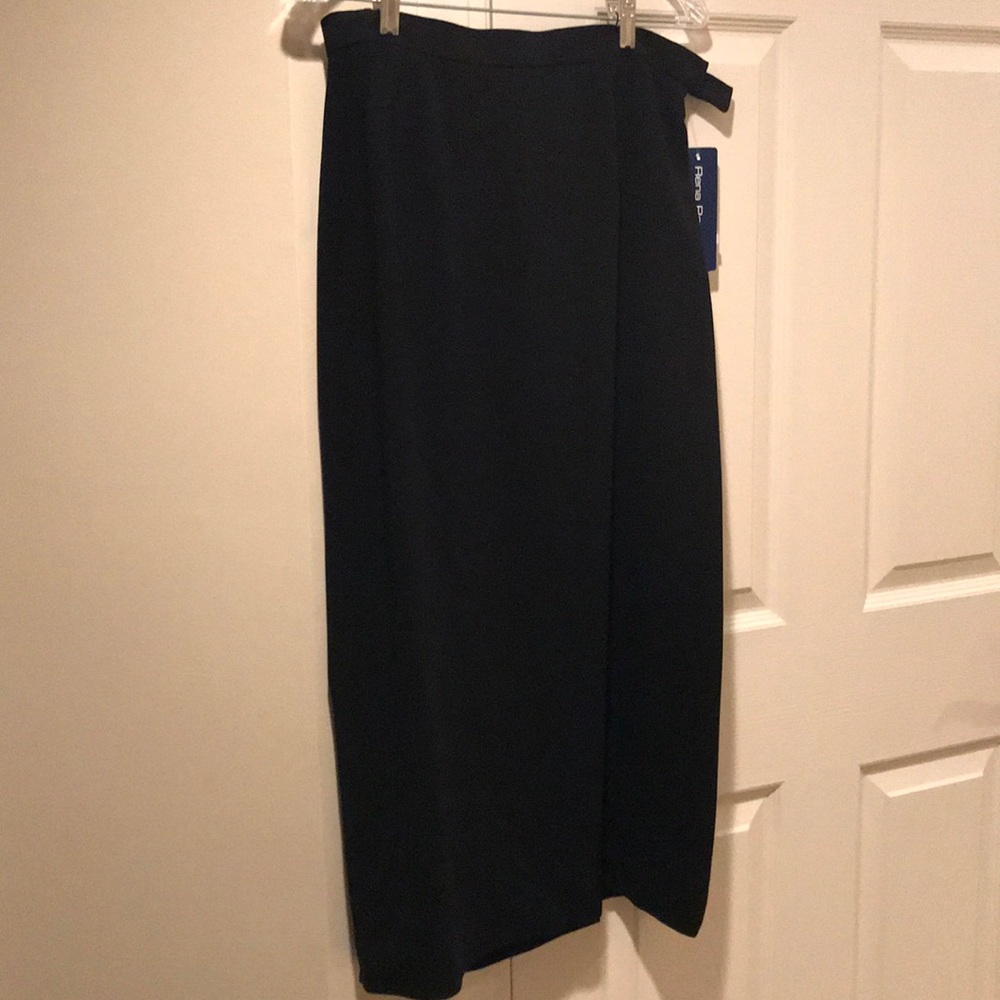 Midi black skirt