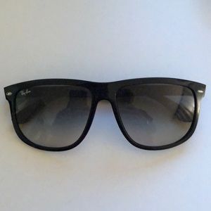 Ray Ban Sunglasses with Case