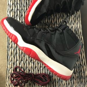 2001 Air Jordan 11 Retro bred size 13.