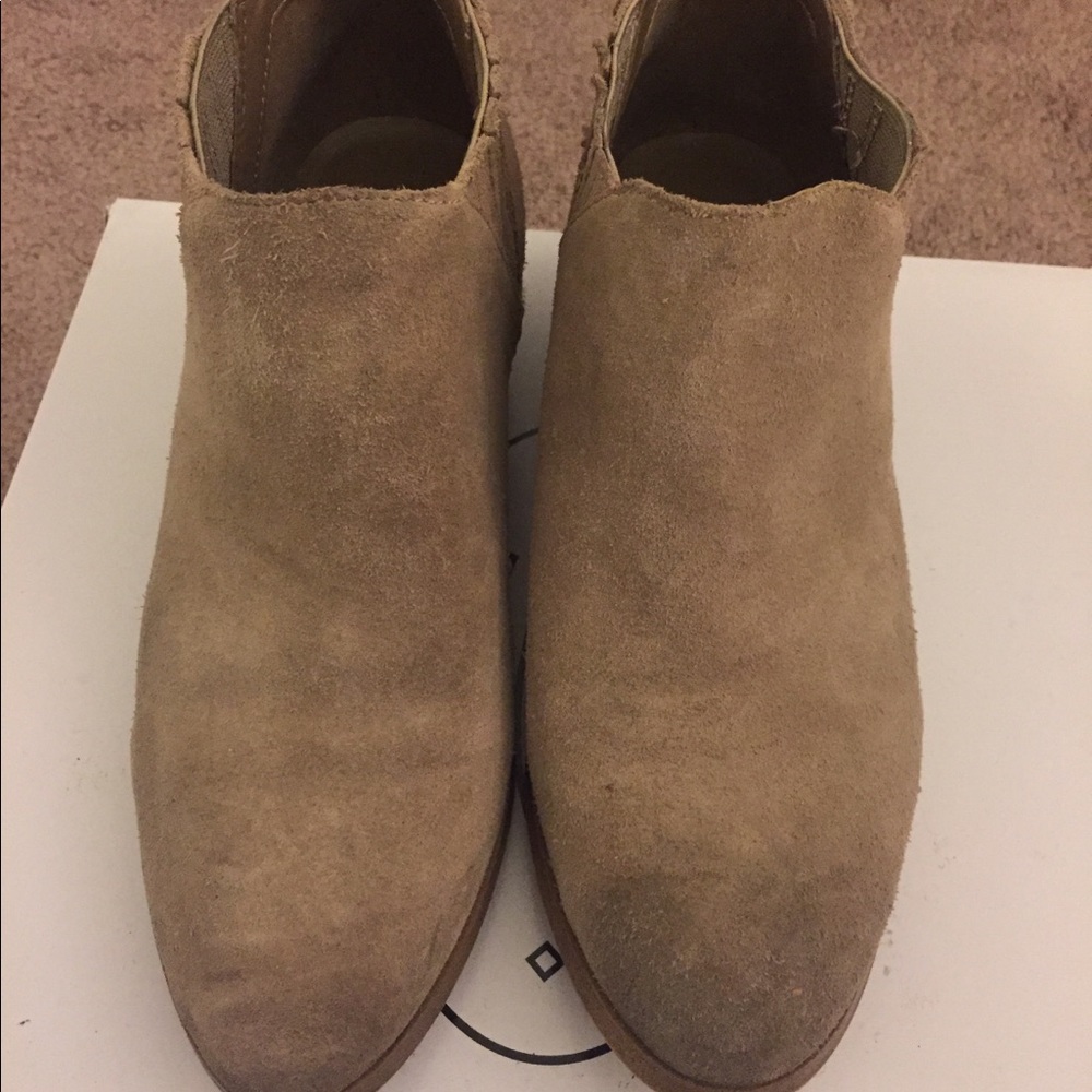 Casual taupe ankle boots