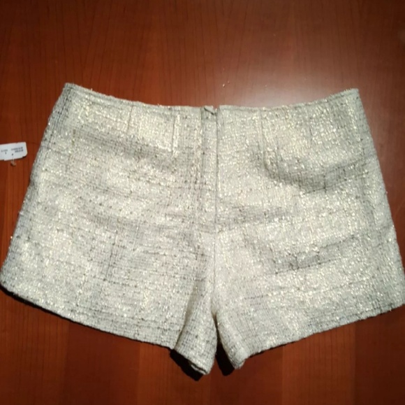 Shorts - Picture 2 of 3