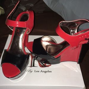 Black and red wedges