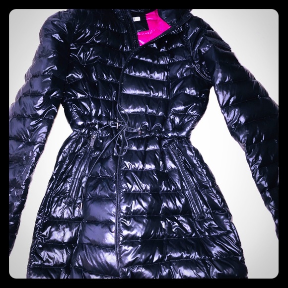 Very light yet warm on trend puffer by DKNY