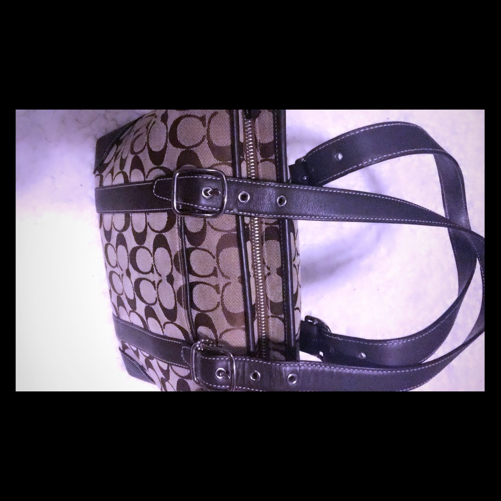 Very Beautiful COACH purse 👜 Brown C’c imprinted