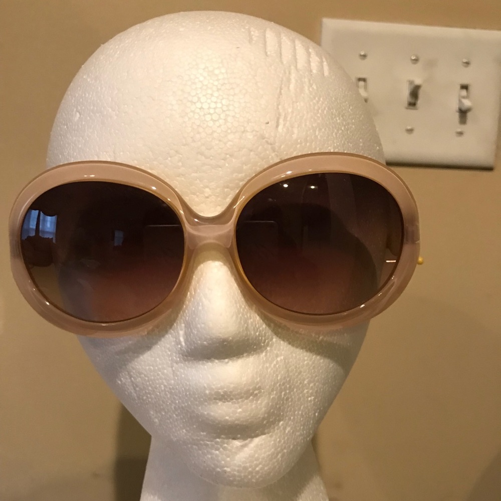 🔥FINAL SALE🔥AUTHENTIC Fendi Sunglasses 🔥🔥