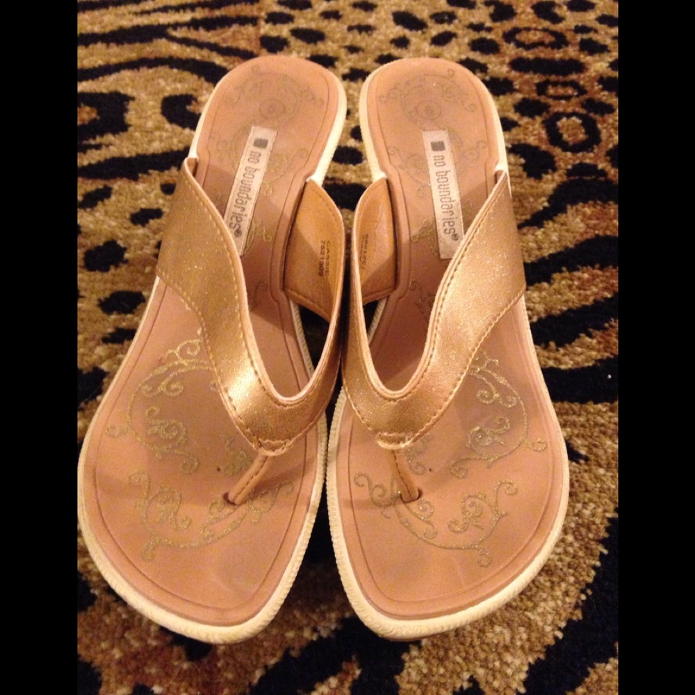 No boundaries wedge sandal