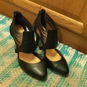 Torrid size 9 black heels