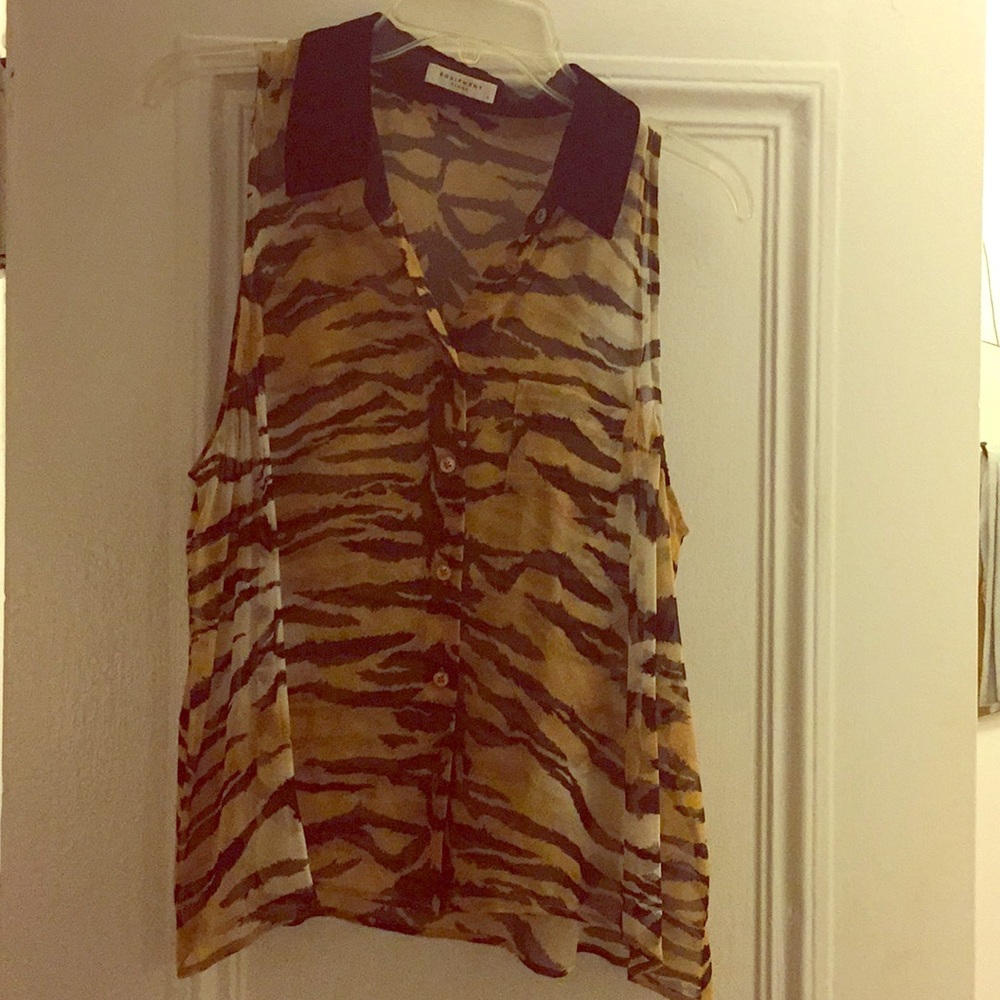Sleeveless button down