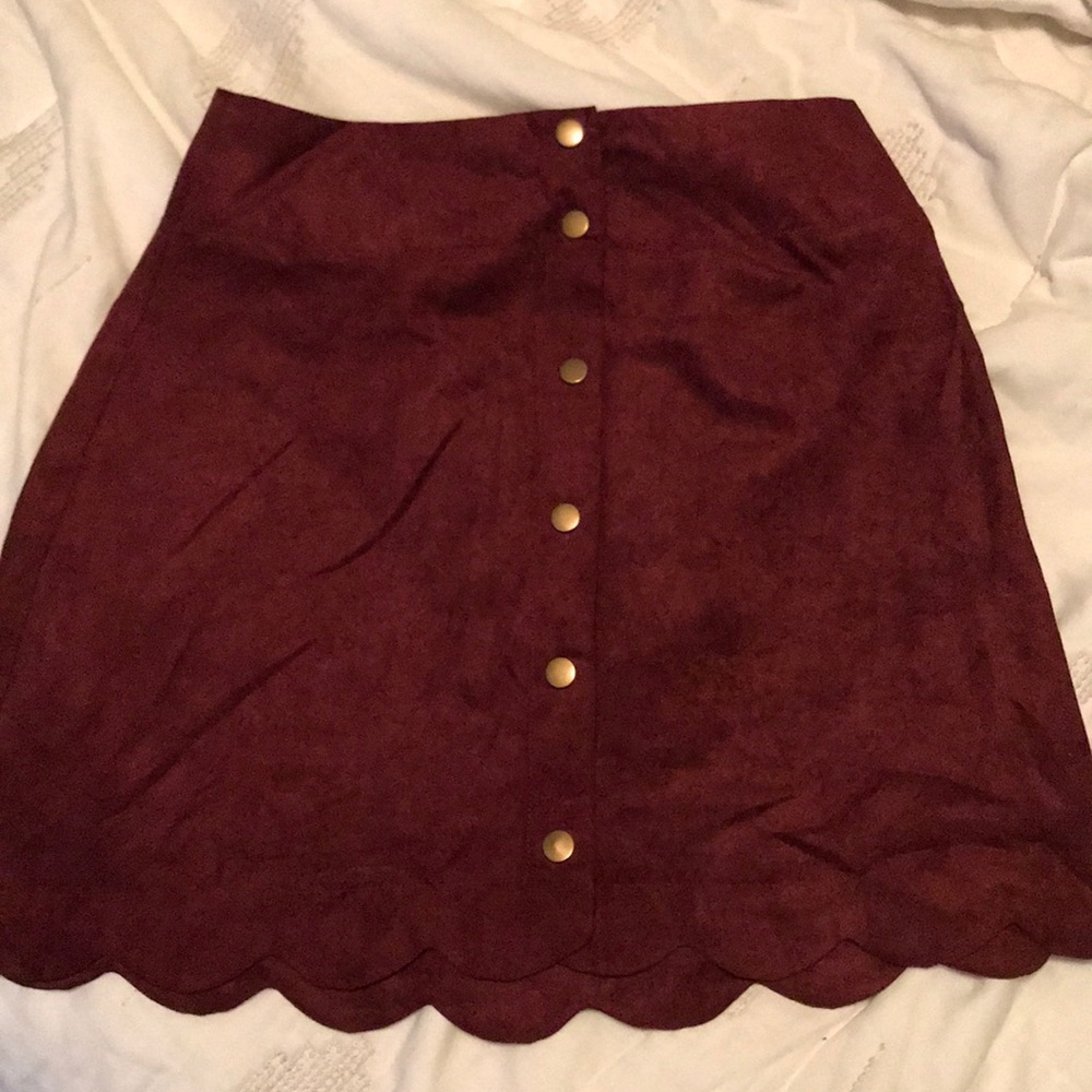 Scalloped skirt