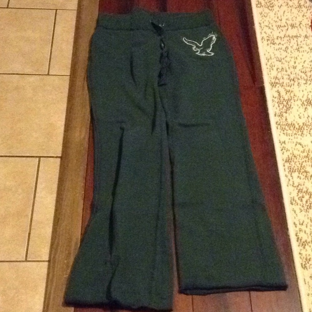 AE green sweatpants
