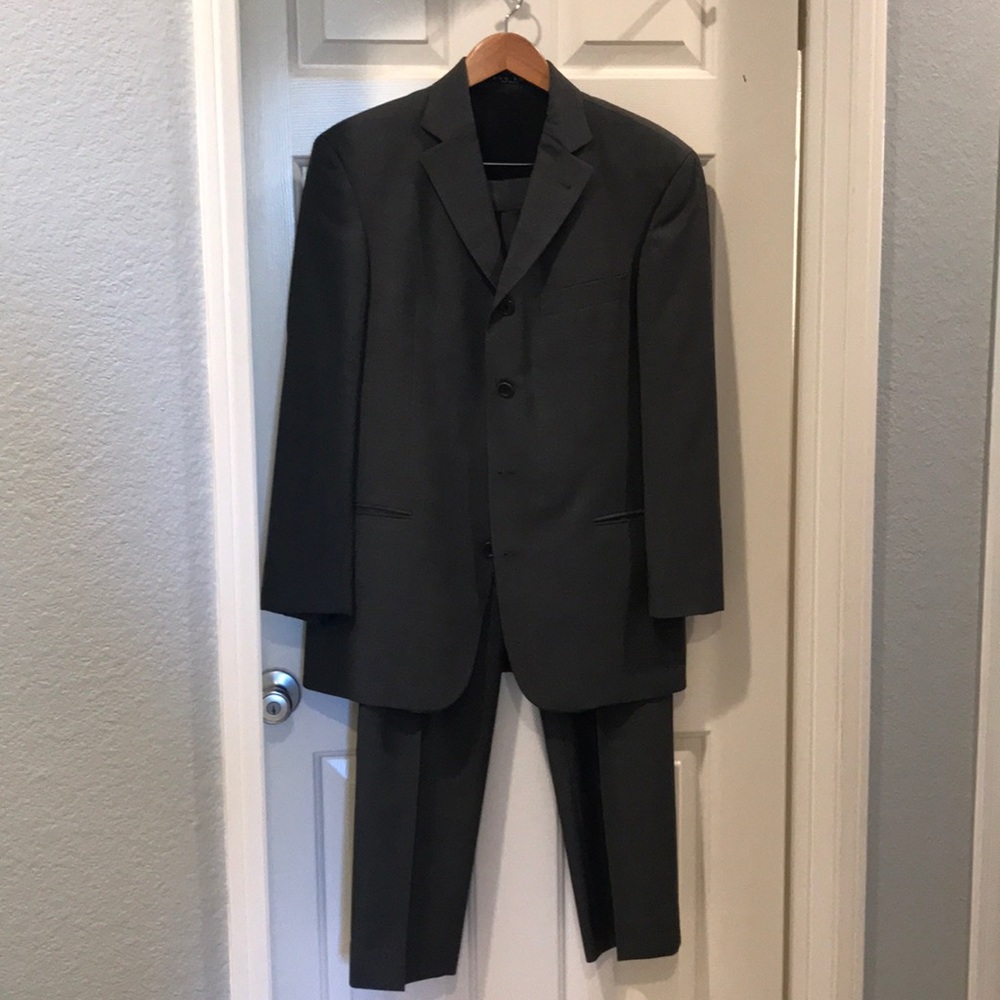 Hugo Boss Suit 36s