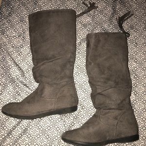 Girls gray boots size 1