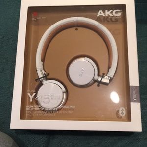 Akg y45 Headphones!!