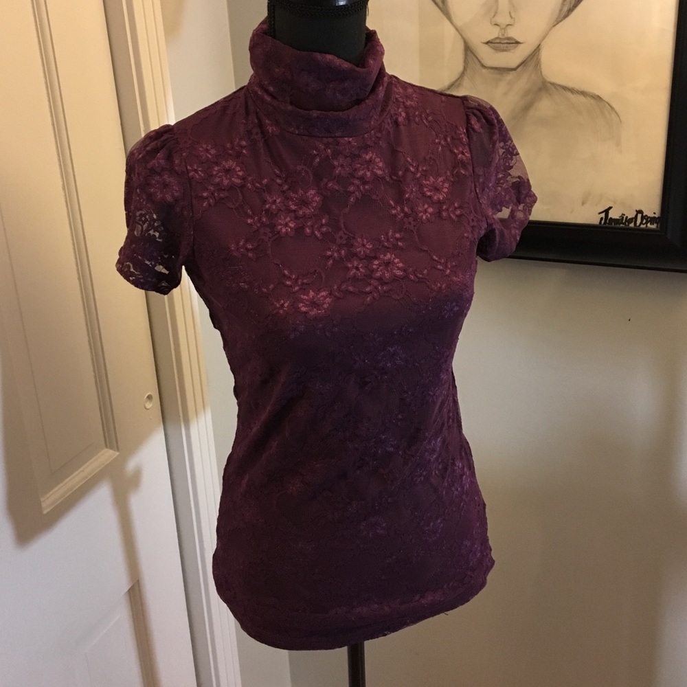 Wine, burgundy, maroon, purple lace top 🌸
