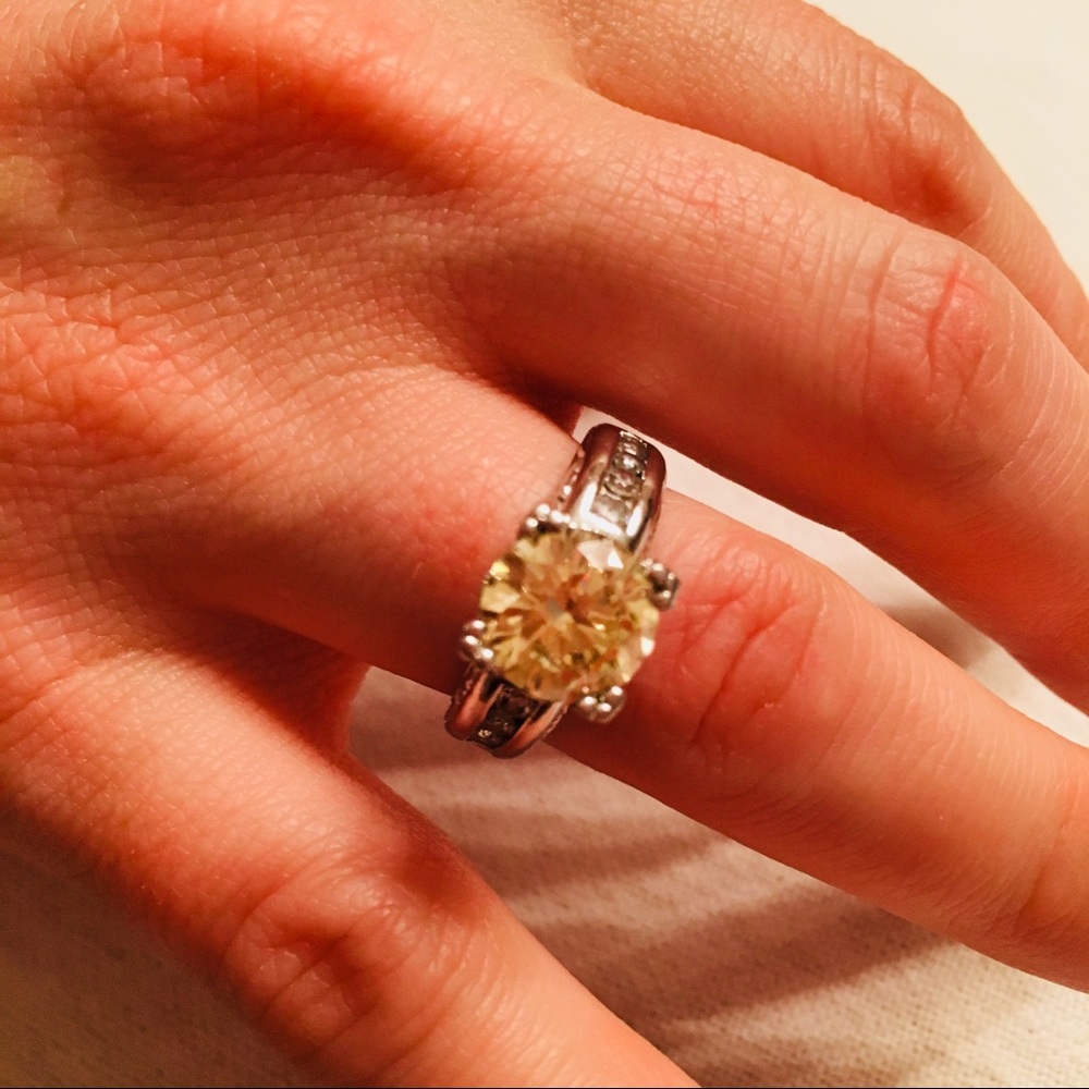 Light canary crystal and cz cocktail ring size 6