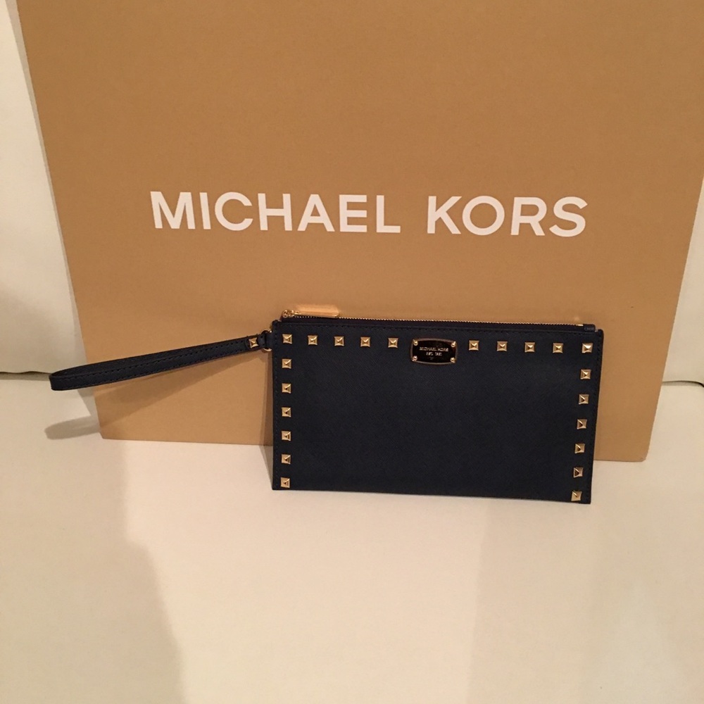 SALE!  Michael Kors Wristlet