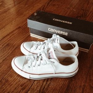 White Converse size 7.5