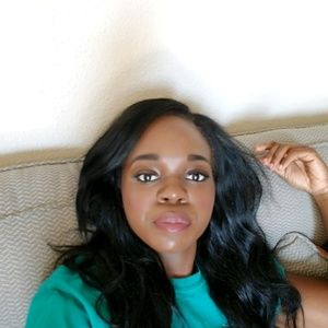 Meet your Posher, Simone