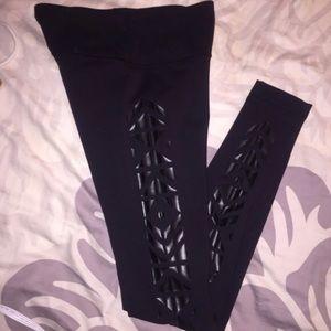 🍋 RARE Lululemon Wunder Under w/ Aztec print 🍋