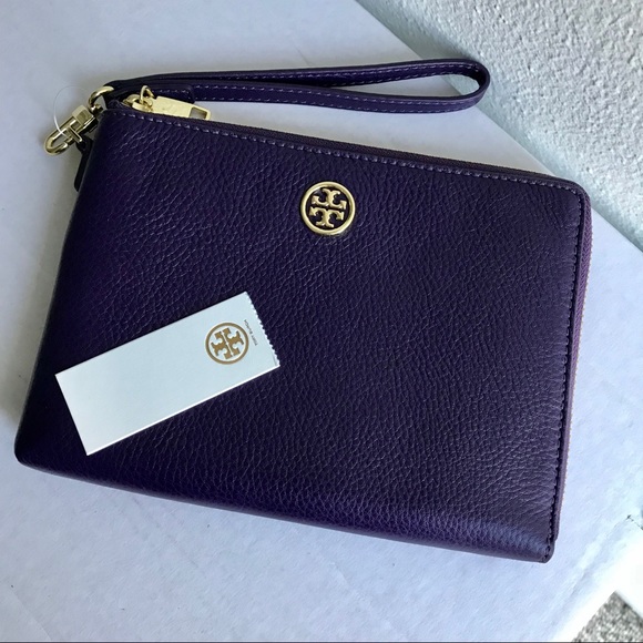 Tory Burch Handbags - 🆕Tory Burch Large Pebble Leather Wristlet