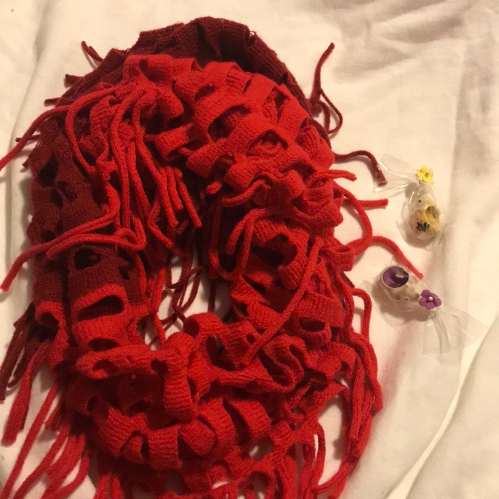 Beautiful TWO-TONED scarf!