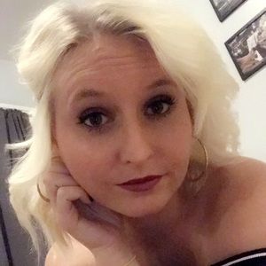 Meet your Posher, Claire