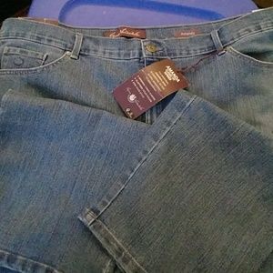 Jeans by Gloria Vanderbuilt