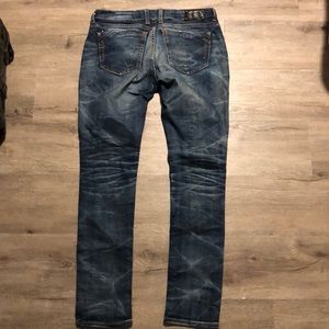 “Buckle Black” Skinny Jeans