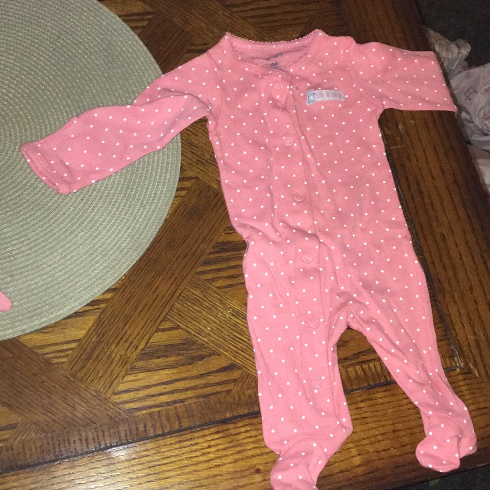 A onsie and a baby hat