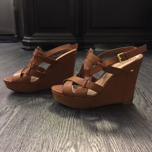 GUESS TAN LEATHER WEDGES size 8