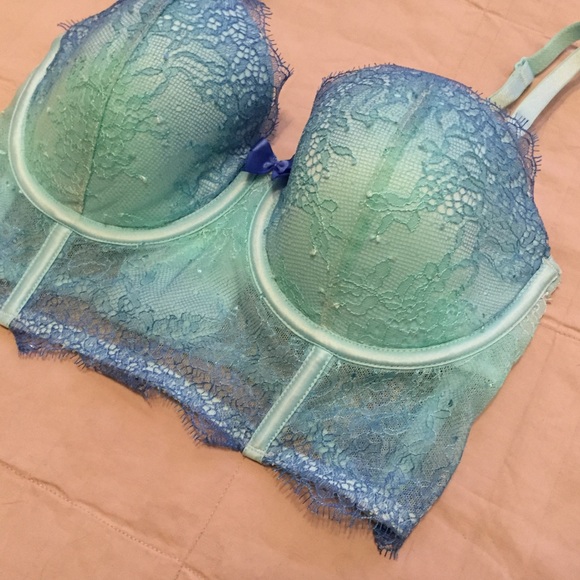 Victoria's Secret Bra - Picture 5 of 8