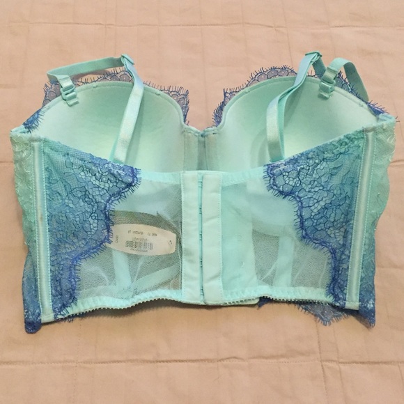 Victoria's Secret Bra - Picture 6 of 8