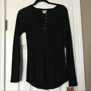 Black Long Sleeve Tee
