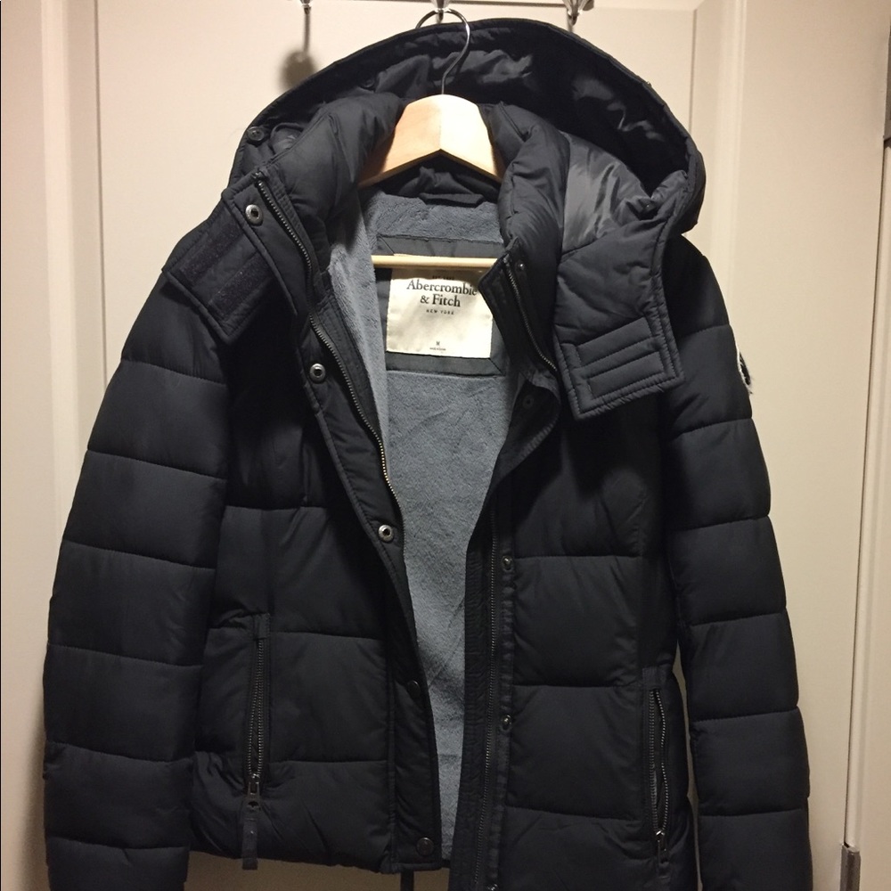 Abercrombie and Fitch short puffer bomber jacket