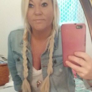 Meet your Posher, Stephanie