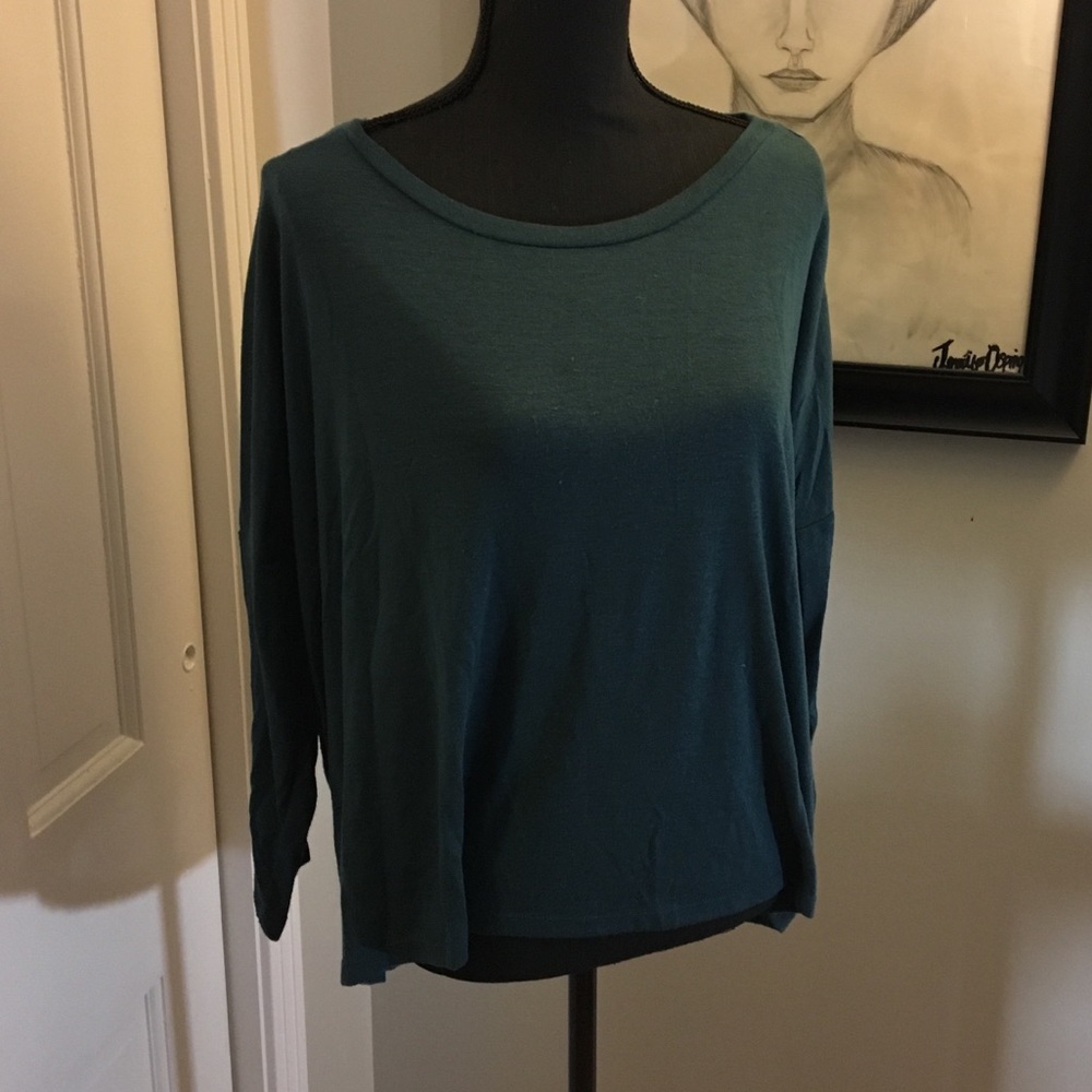 Blue/green soft and flowy top 🌼