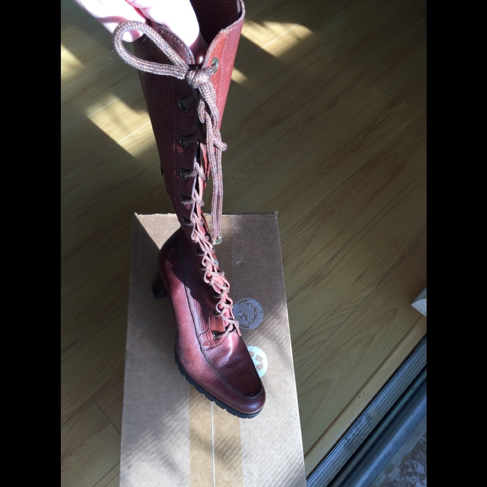 Cole Haan tan leather size 9 high boots