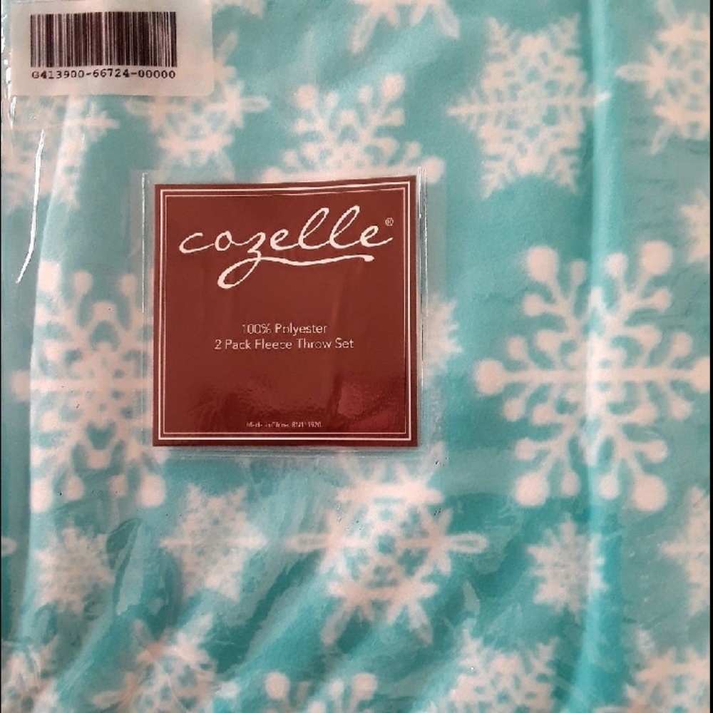 Cozelle 2 Fleece and Sherpa Throw